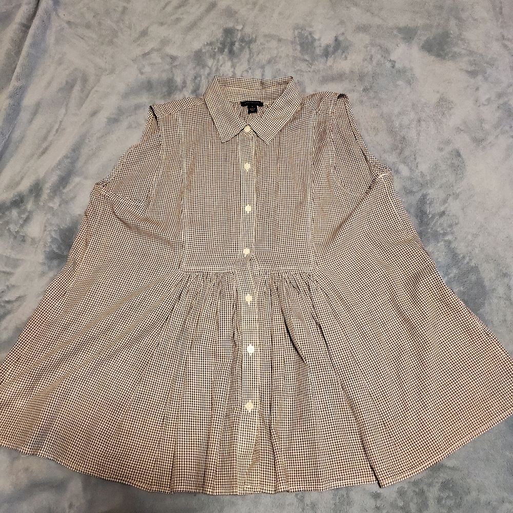 Ann Taylor Sleeveless Button Down Gingham Shirt